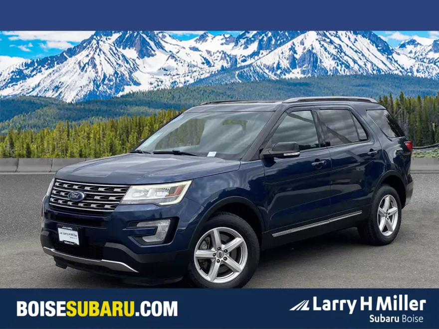 2016 Ford Explorer XLT photo 1