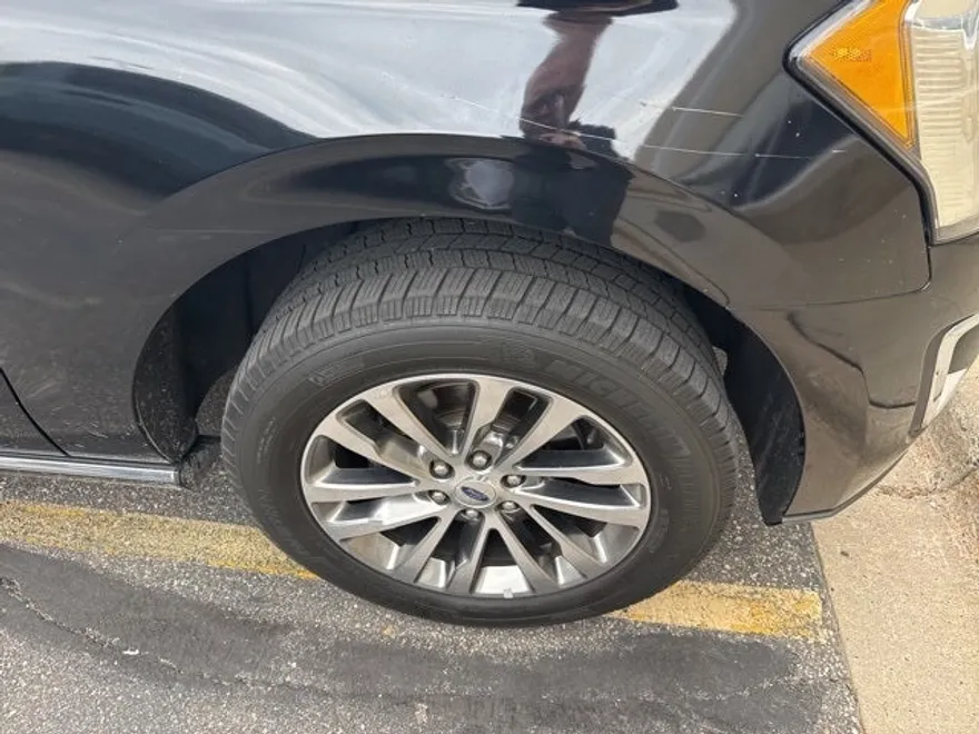 2018 Ford Expedition Limited photo 1