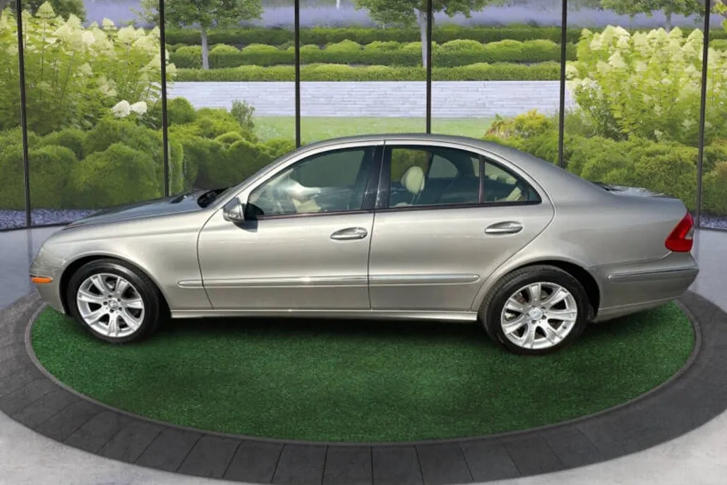 2009 Mercedes Benz E 350 4MATIC photo 1