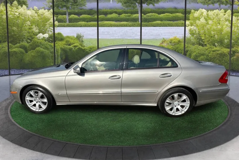 2009 Mercedes Benz E 350 4MATIC photo 1