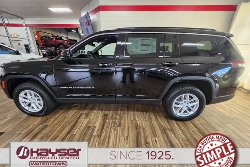 2025 Jeep Grand Cherokee Laredo X photo 1