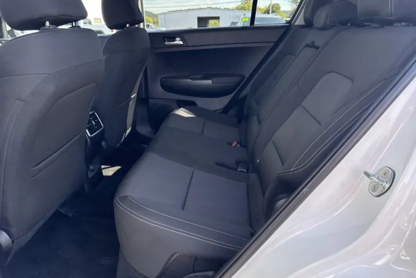 2022 Kia Sportage LX photo 1
