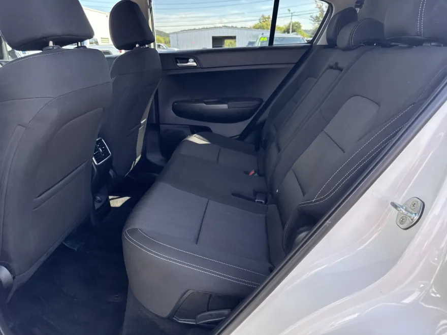 2022 Kia Sportage LX photo 1