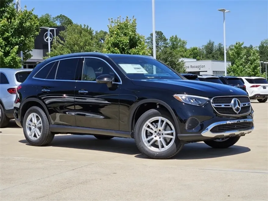 2025 Mercedes Benz GLC 300 4MATIC photo 1