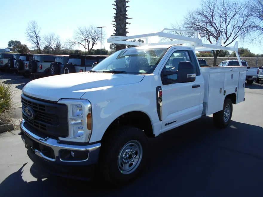 2025 Ford F-250 photo 1