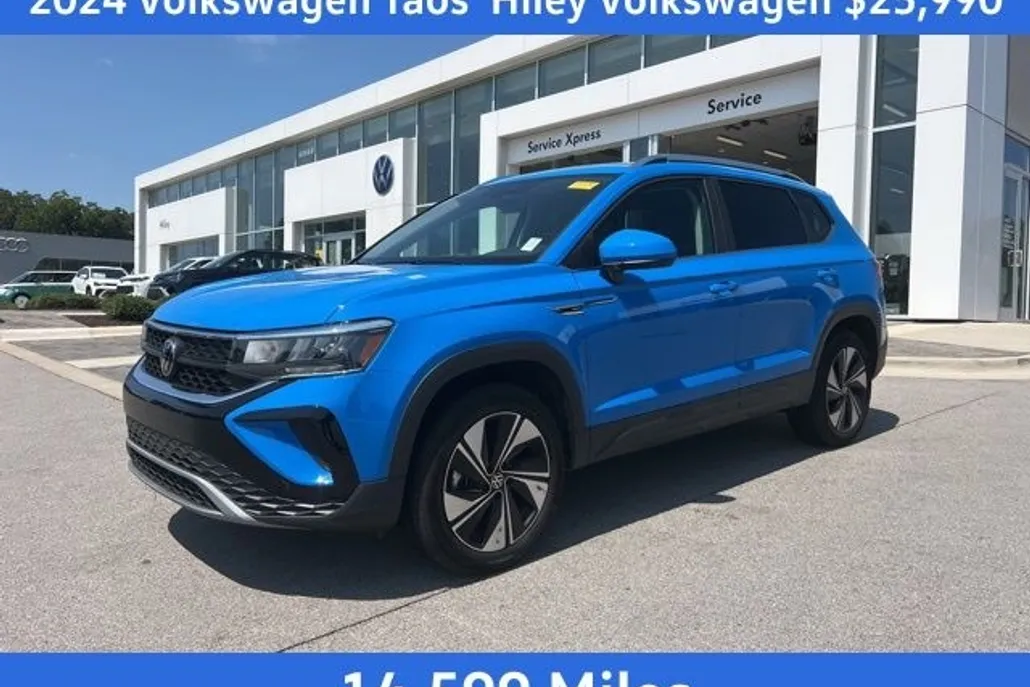 2024 Volkswagen Taos SE photo 1