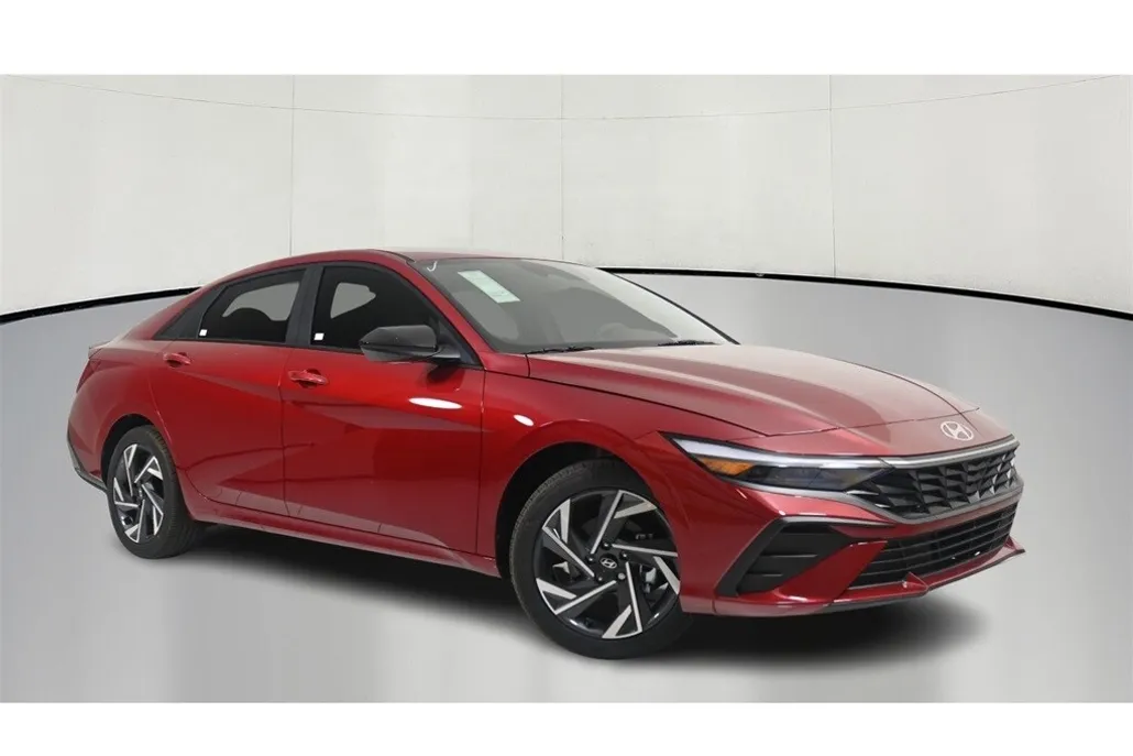 2025 Hyundai Elantra SEL Sport photo 1