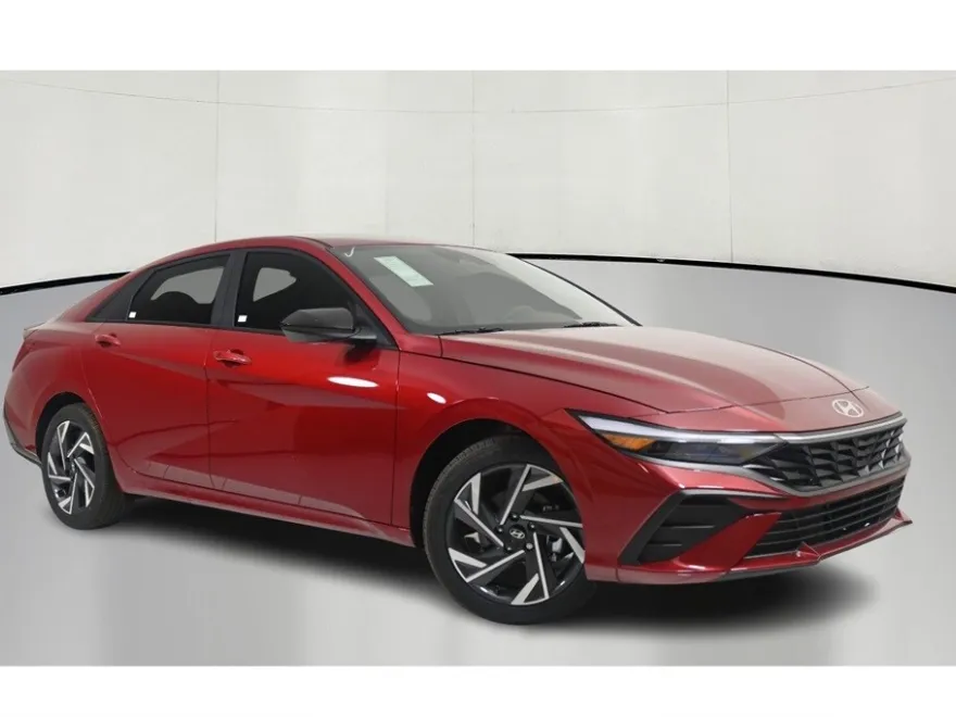 2025 Hyundai Elantra SEL Sport photo 1