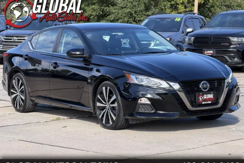 2019 Nissan Altima 2.5 SR photo 1