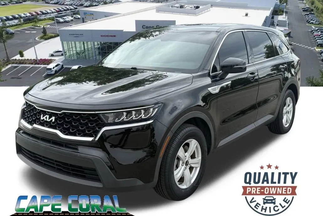 2022 Kia Sorento LX photo 1
