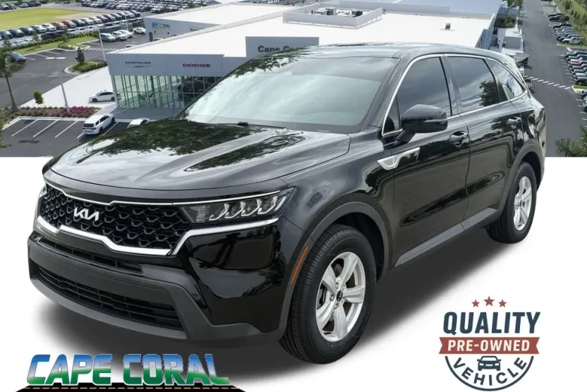 2022 Kia Sorento LX photo 1