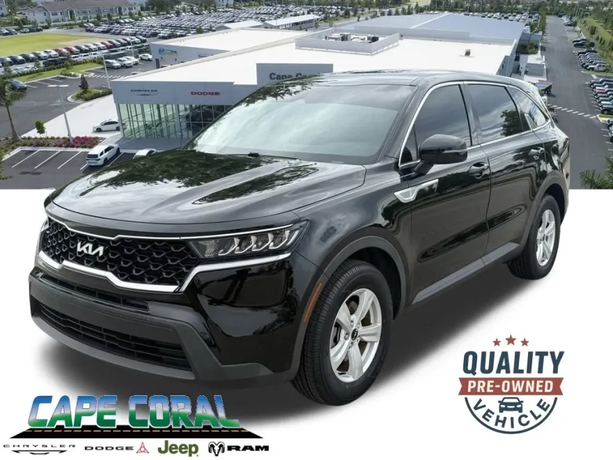 2022 Kia Sorento LX photo 1