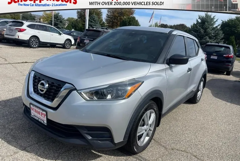 2020 Nissan Kicks S photo 1