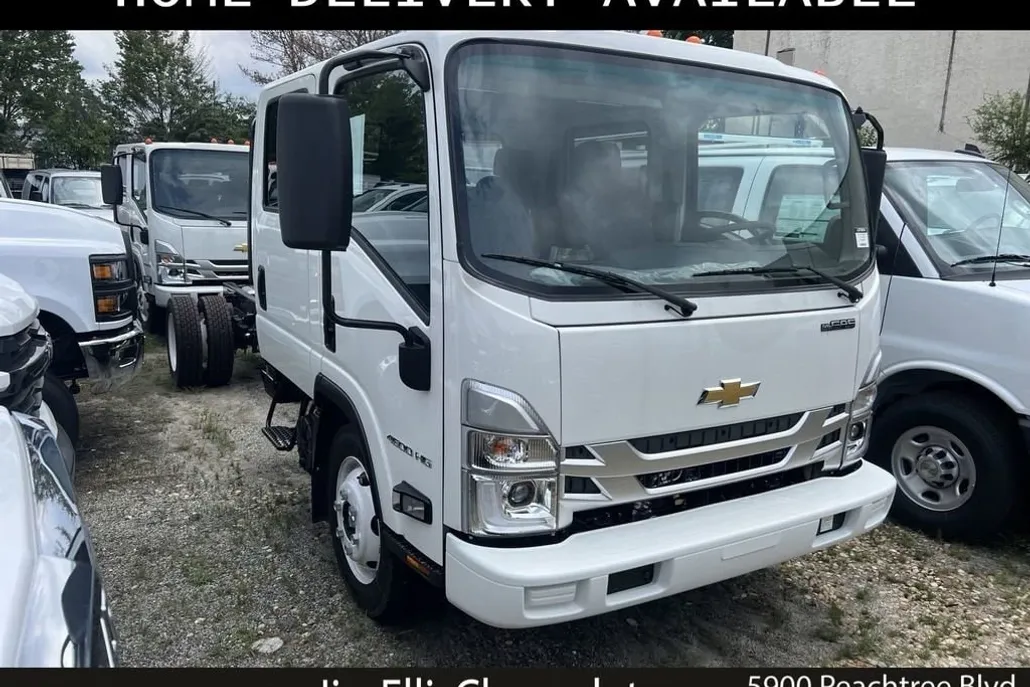 2025 Chevrolet Silverado 4500HD photo 1