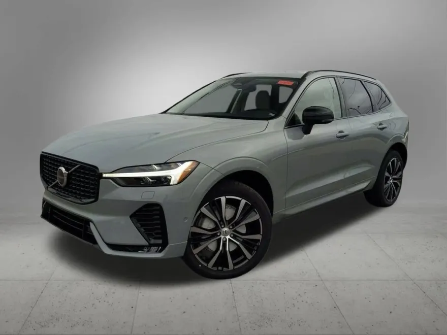 2025 Volvo XC60 Plus B5 photo 1