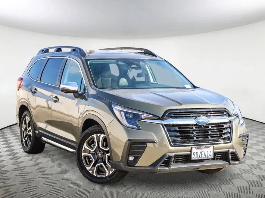2023 Subaru Ascent Limited photo 1