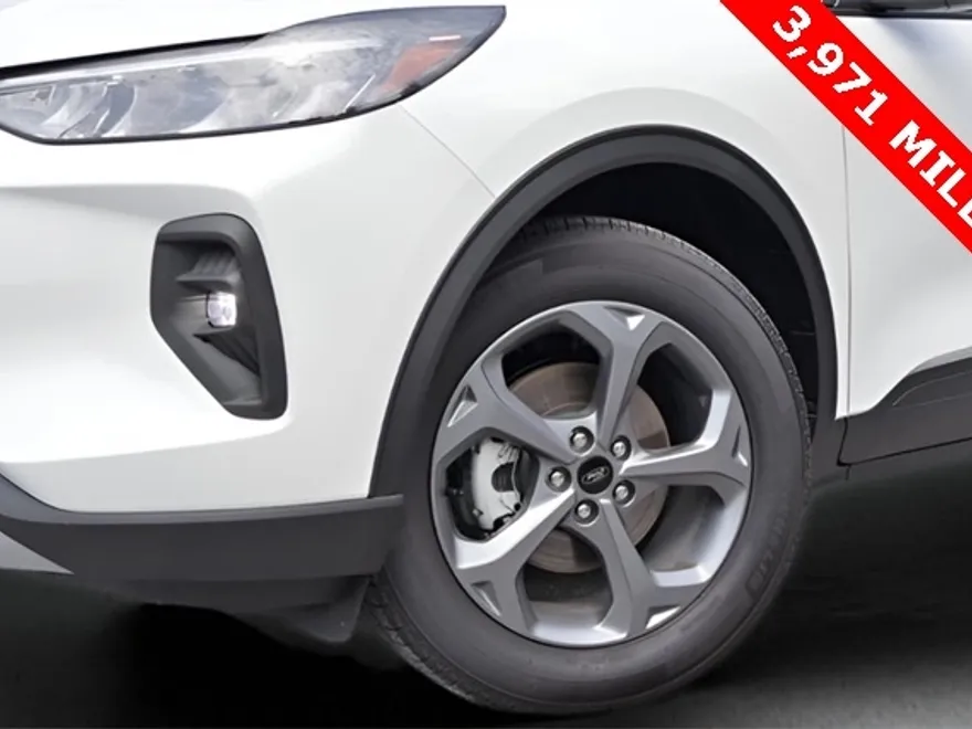 2025 Ford Escape ST-Line Select photo 1