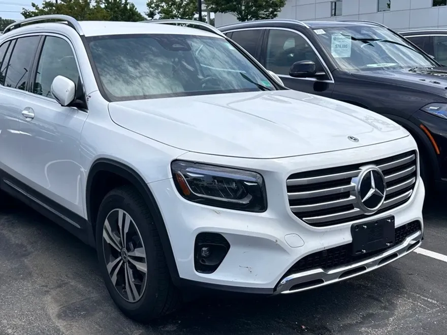 2025 Mercedes Benz GLB 250 4MATIC photo 1
