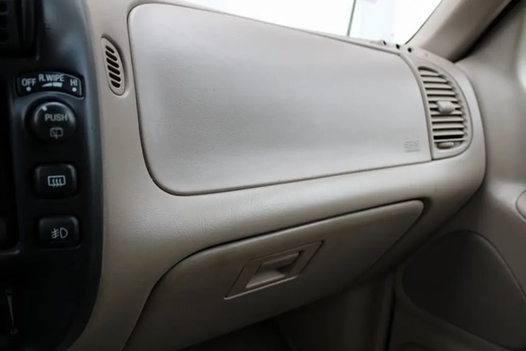 2000 Ford Explorer Eddie Bauer photo 1