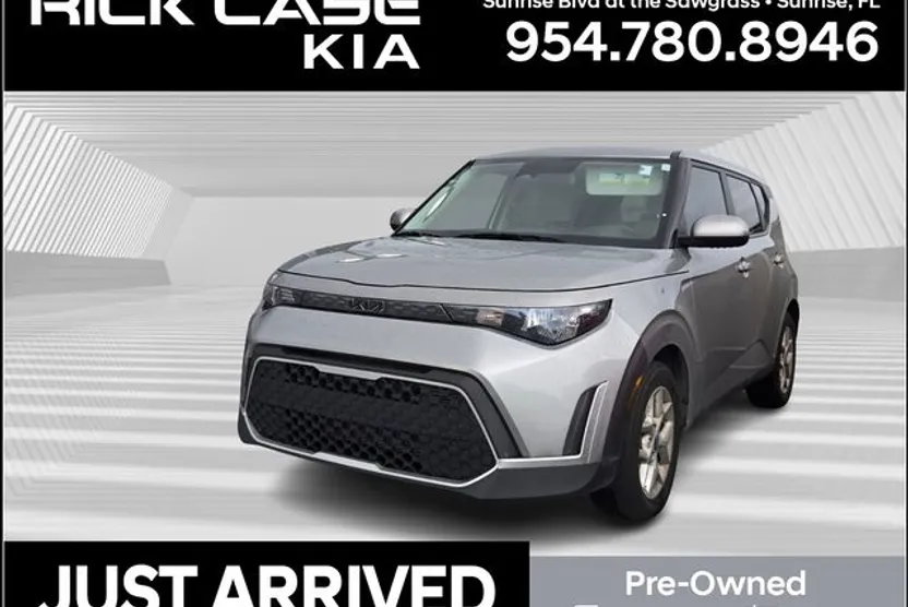 2023 Kia Soul LX photo 1