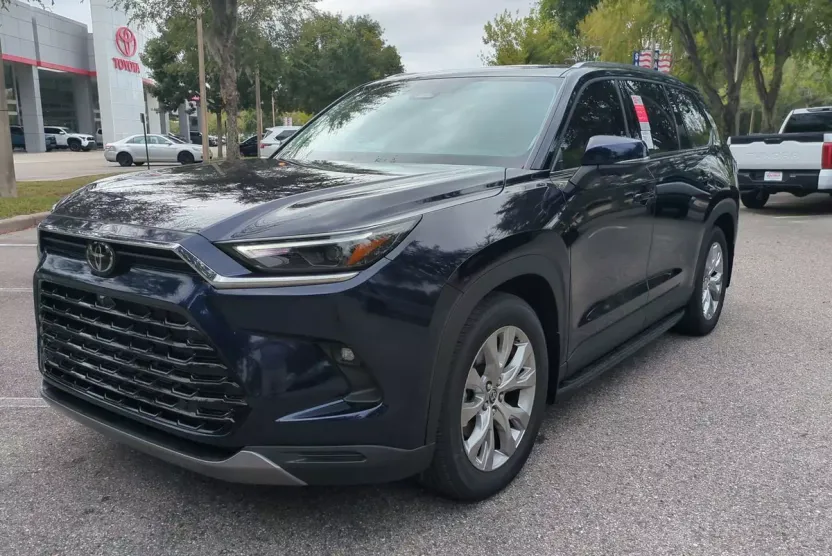 2025 Toyota Grand Highlander Limited photo 1