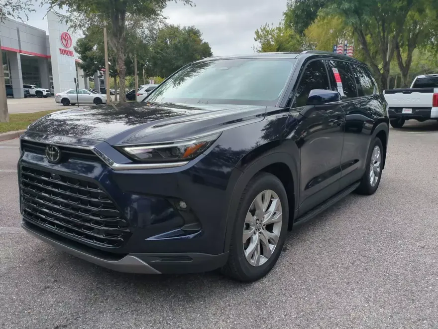 2025 Toyota Grand Highlander Limited photo 1