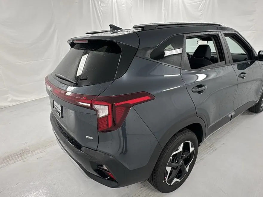 2026 Kia Seltos S photo 1