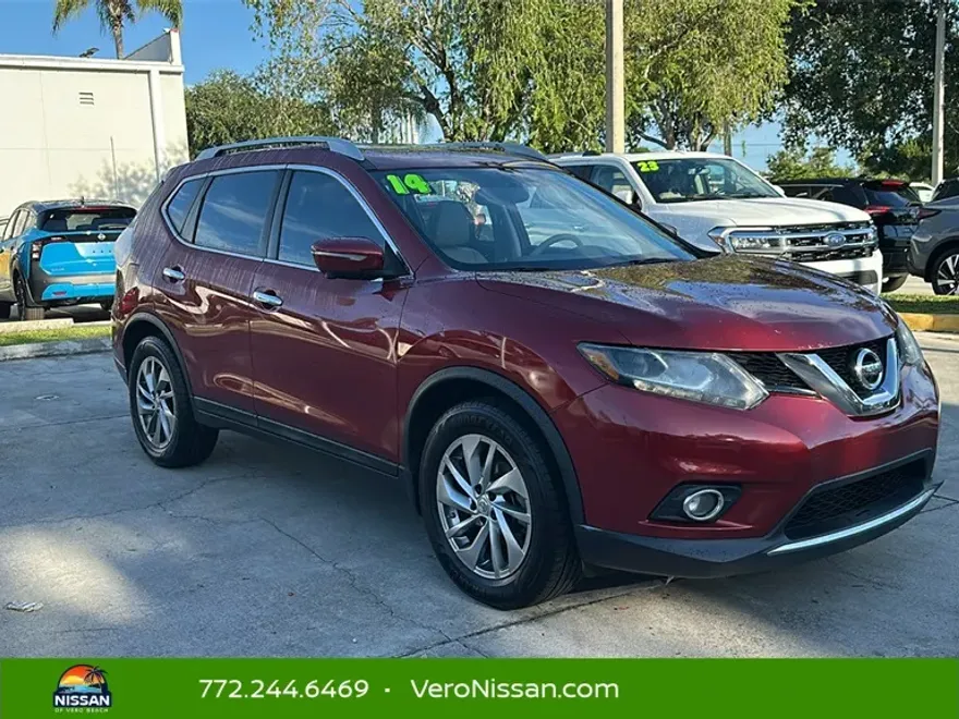 2014 Nissan Rogue SL photo 1