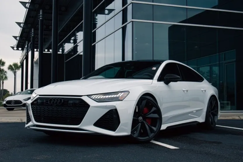 2023 Audi RS 7 Base photo 1