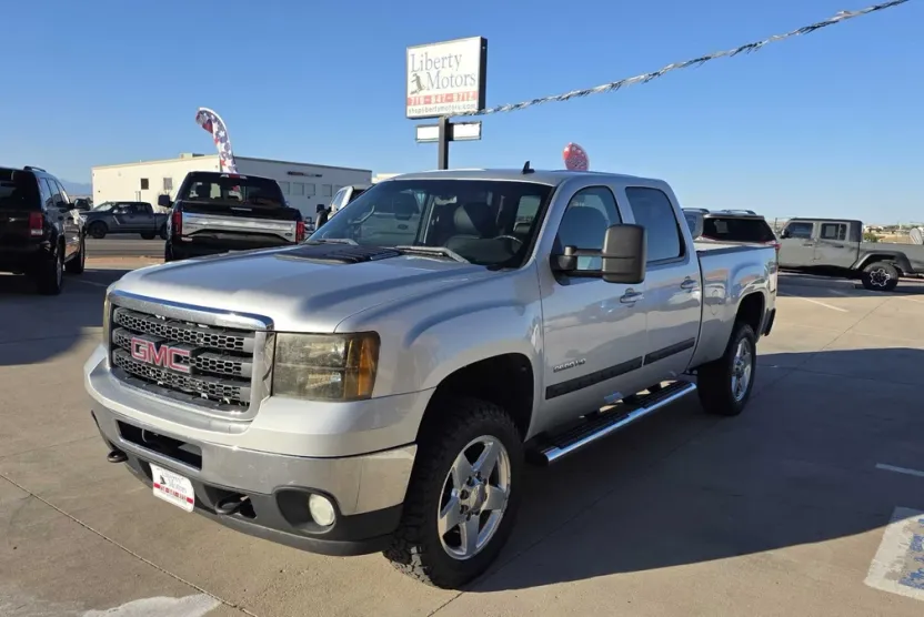 2011 Gmc Sierra SLT photo 1