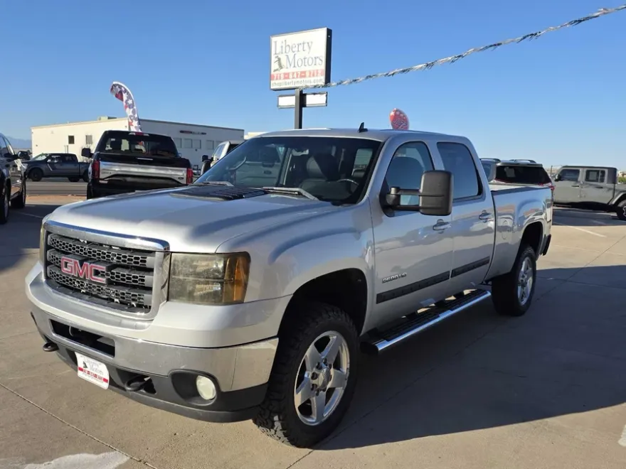 2011 Gmc Sierra SLT photo 1