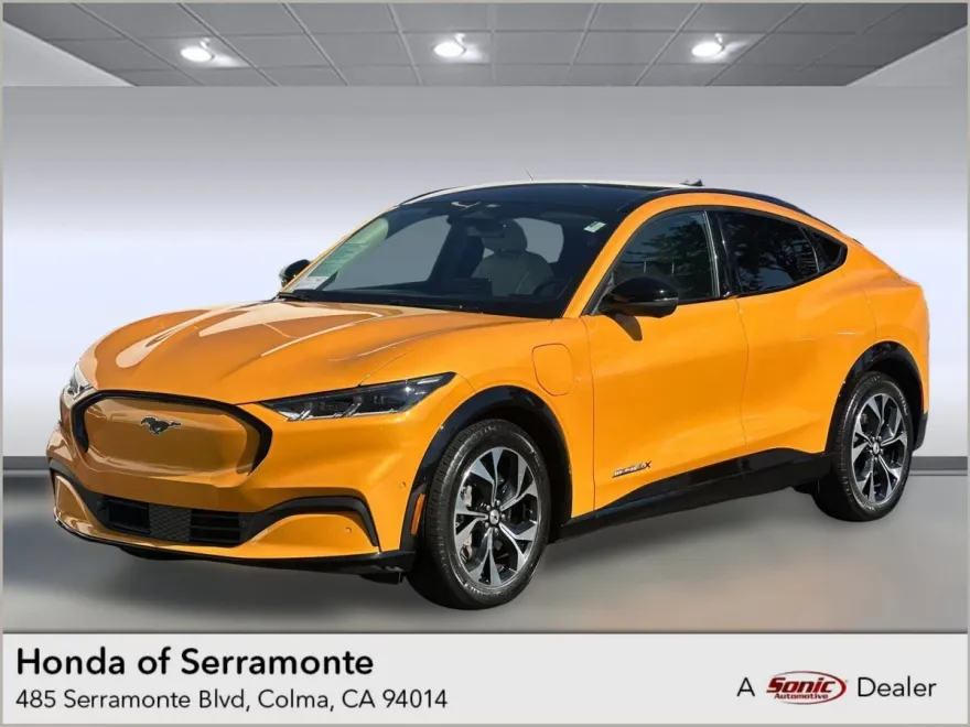 2022 Ford Mustang Mach-E Premium photo 1