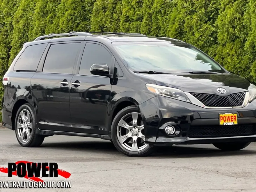 2017 Toyota Sienna SE photo 1
