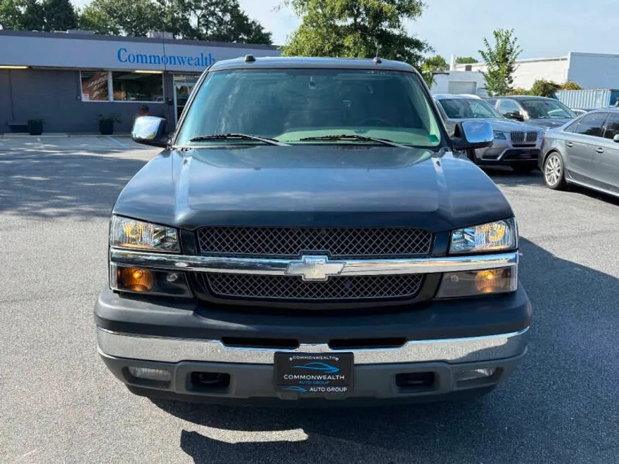 2005 Chevrolet Avalanche LS photo 1