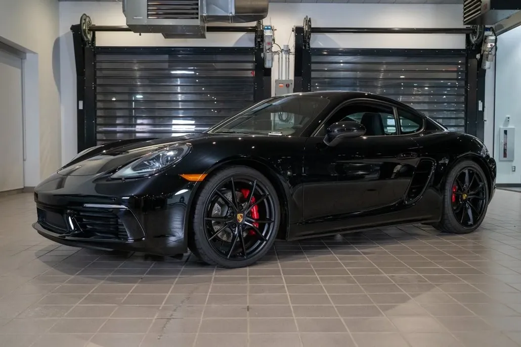 2025 Porsche Cayman S photo 1