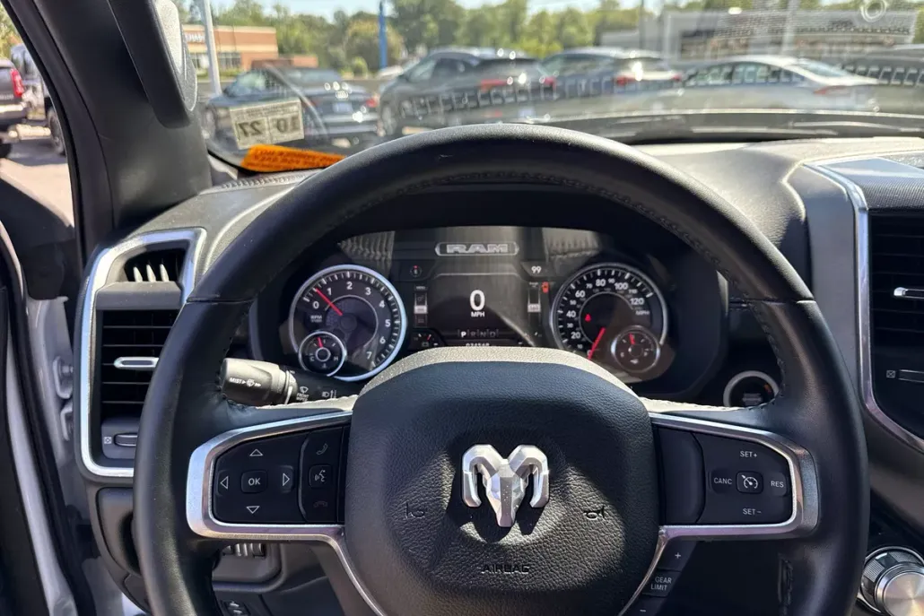 2022 Ram 1500 Laramie photo 1