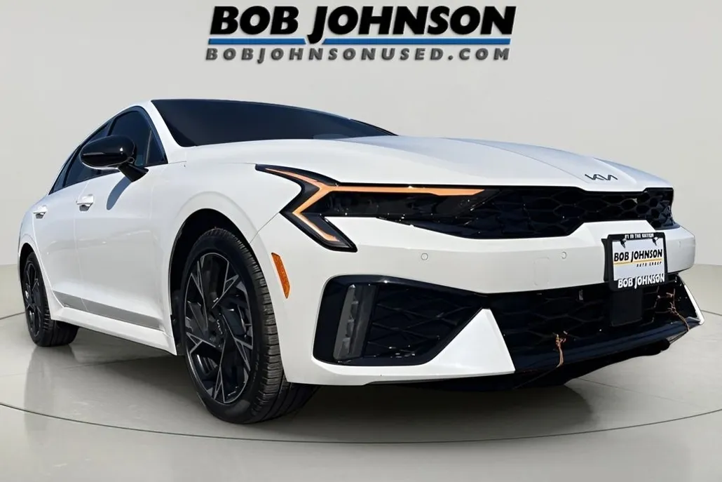 2025 Kia K5 GT-Line photo 1