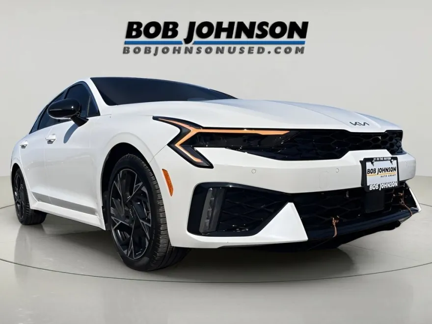 2025 Kia K5 GT-Line photo 1