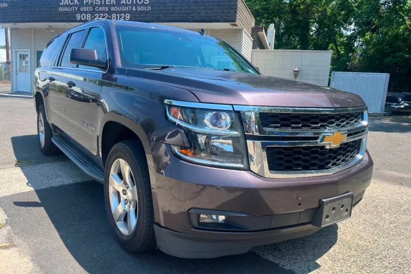 2015 Chevrolet Suburban LT photo 1