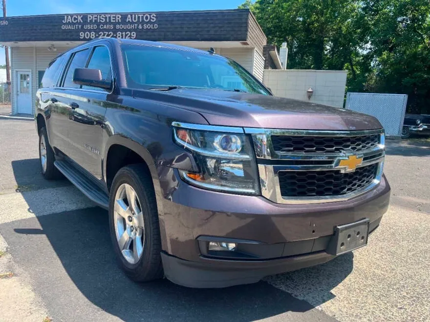 2015 Chevrolet Suburban LT photo 1