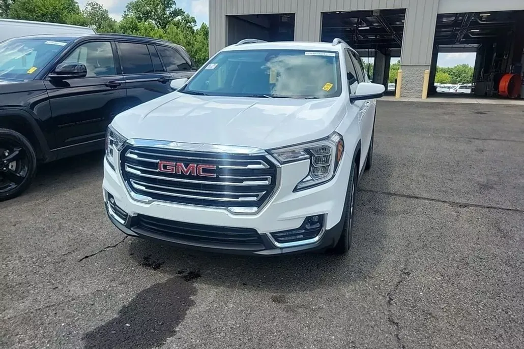 2024 Gmc Terrain SLT photo 1