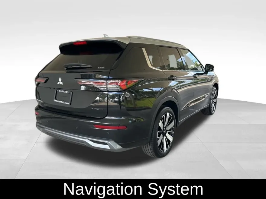 2025 Mitsubishi Outlander SEL photo 1