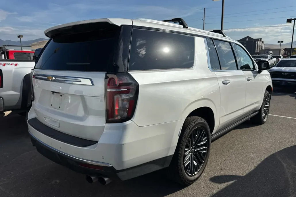 2021 Chevrolet Suburban High Country photo 1