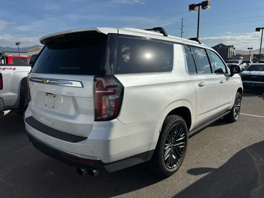 2021 Chevrolet Suburban High Country photo 1