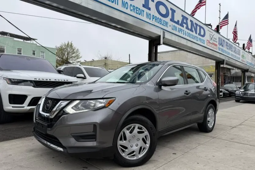 2018 Nissan Rogue AWD S photo 1