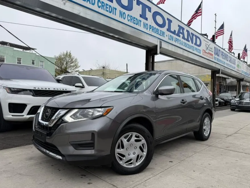 2018 Nissan Rogue AWD S photo 1