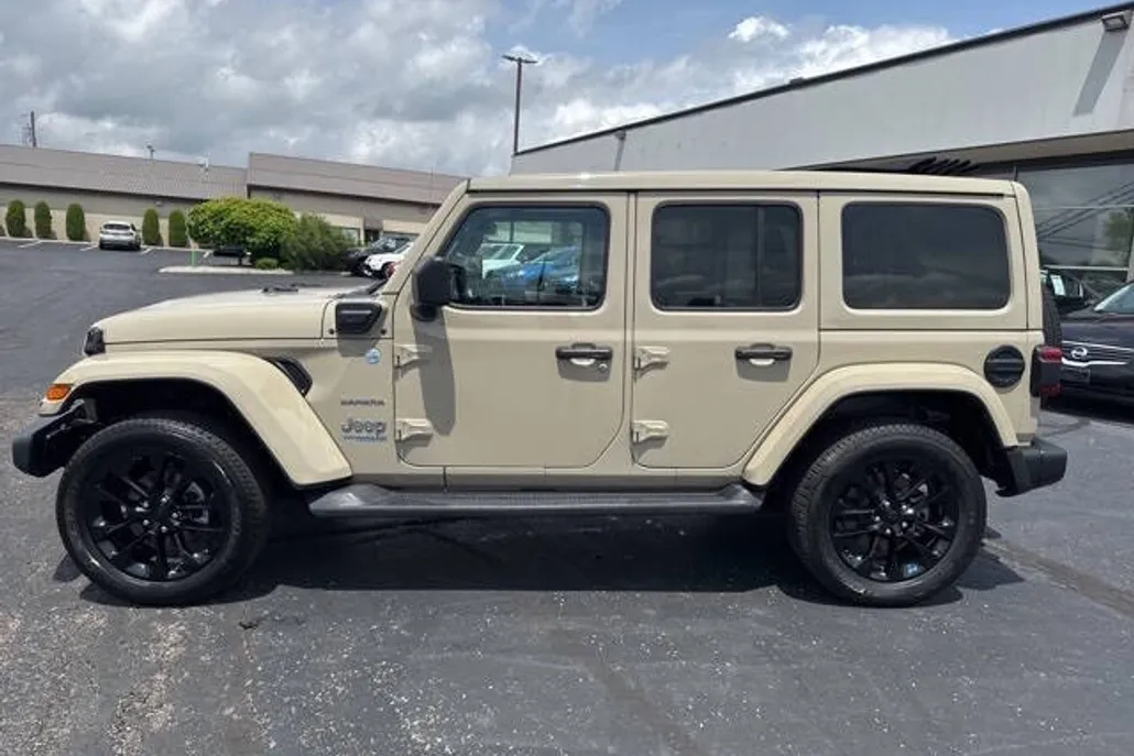 2022 Jeep Wrangler Unlimited Sahara 4xe photo 1
