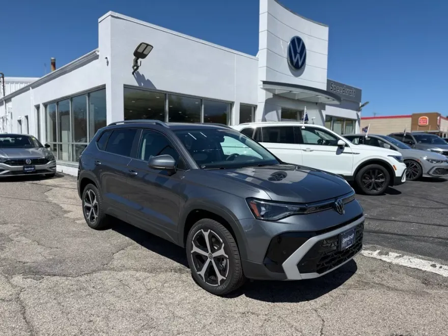 2025 Volkswagen Taos SEL photo 1