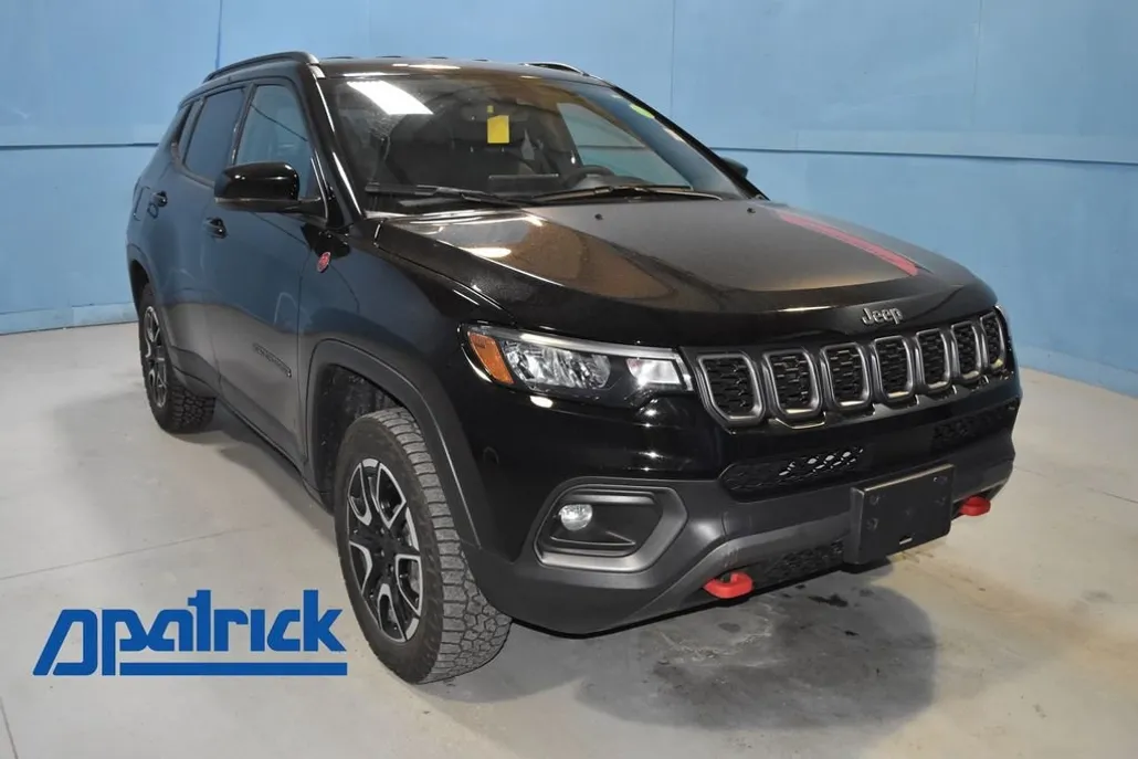 2024 Jeep Compass Trailhawk photo 1