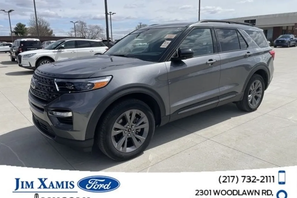 2023 Ford Explorer XLT photo 1